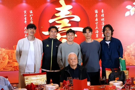 所以立即博页面看起来就像是深入其境相关图片