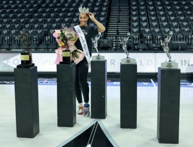 创造历史！阿贾·威尔逊第五次夺MVP，阿德巴约道贺